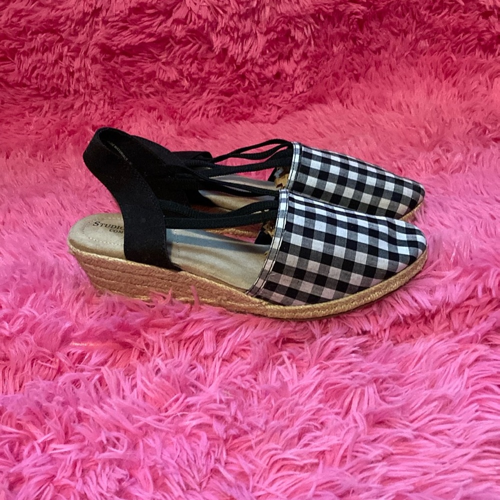 Black/white gingham pull on wedge espadrille sandals with stretch gores size 8.5